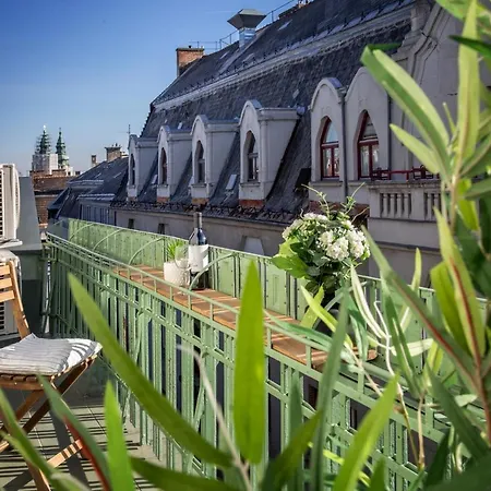 Cute Riverside With Unique Danube View Balcony Apartman